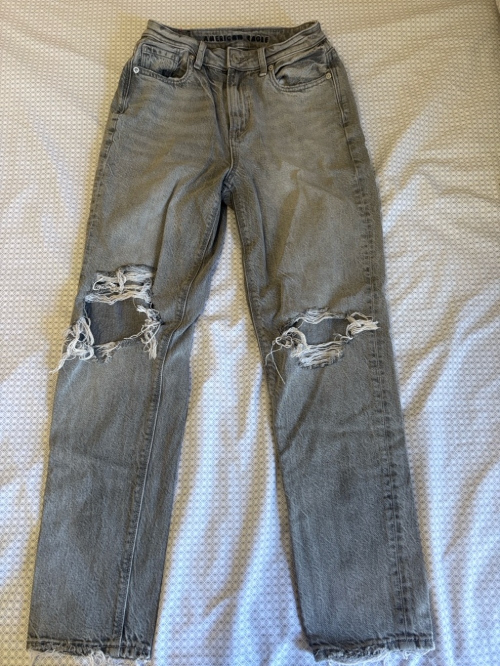 American Eagle Outfitters Women's Straight Leg Ripped Gray Jeans